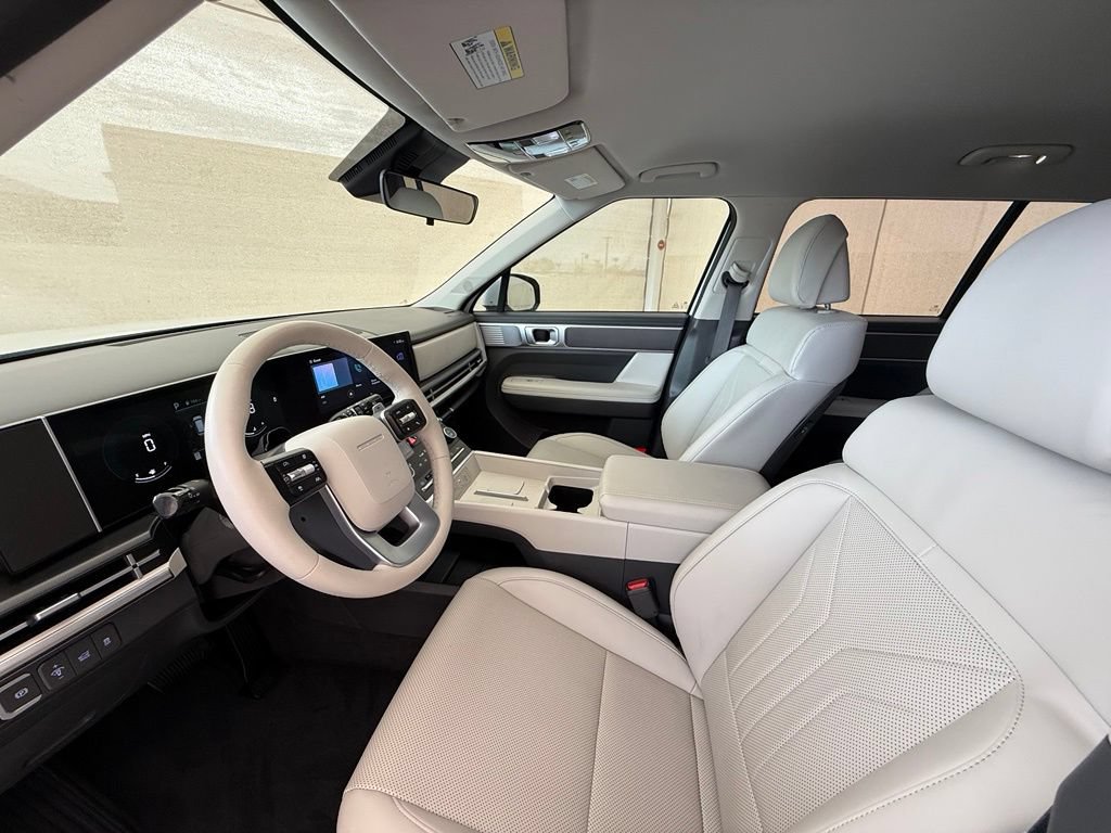 Used 2025 Hyundai Santa Fe SEL FWD image 31