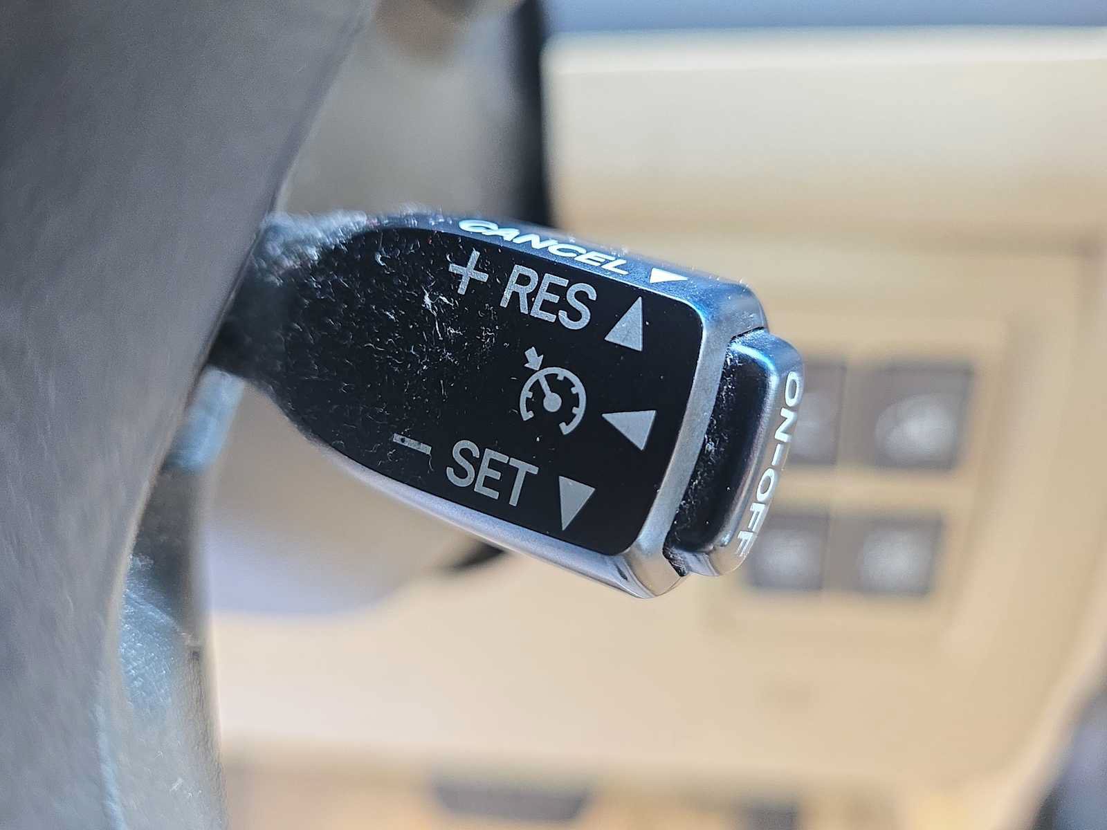 Used 2011 Lexus LX 570 4WD w/ Luxury Pkg image 28