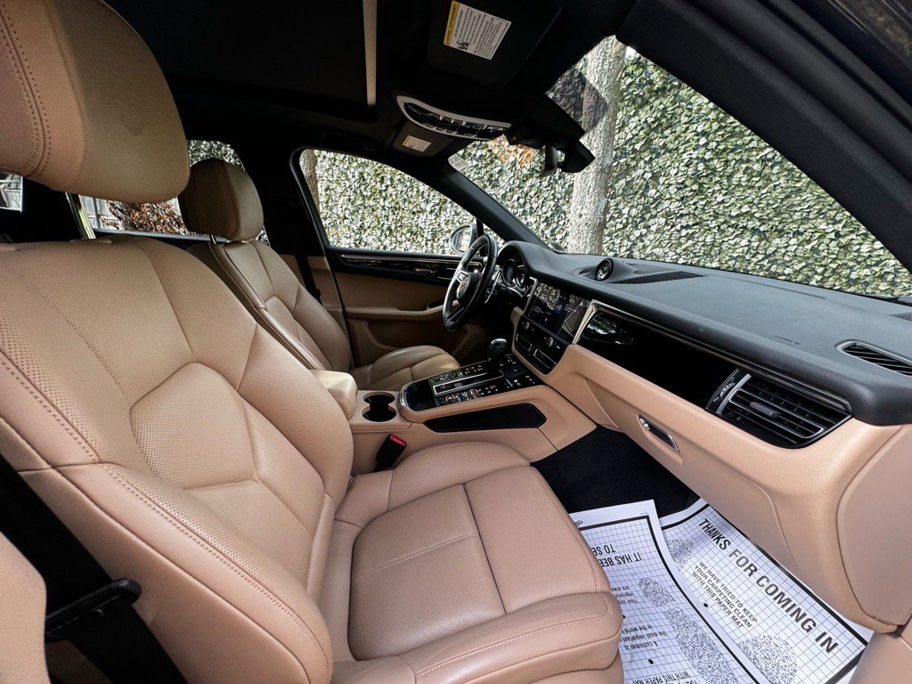 Used 2024 Porsche Macan image 26