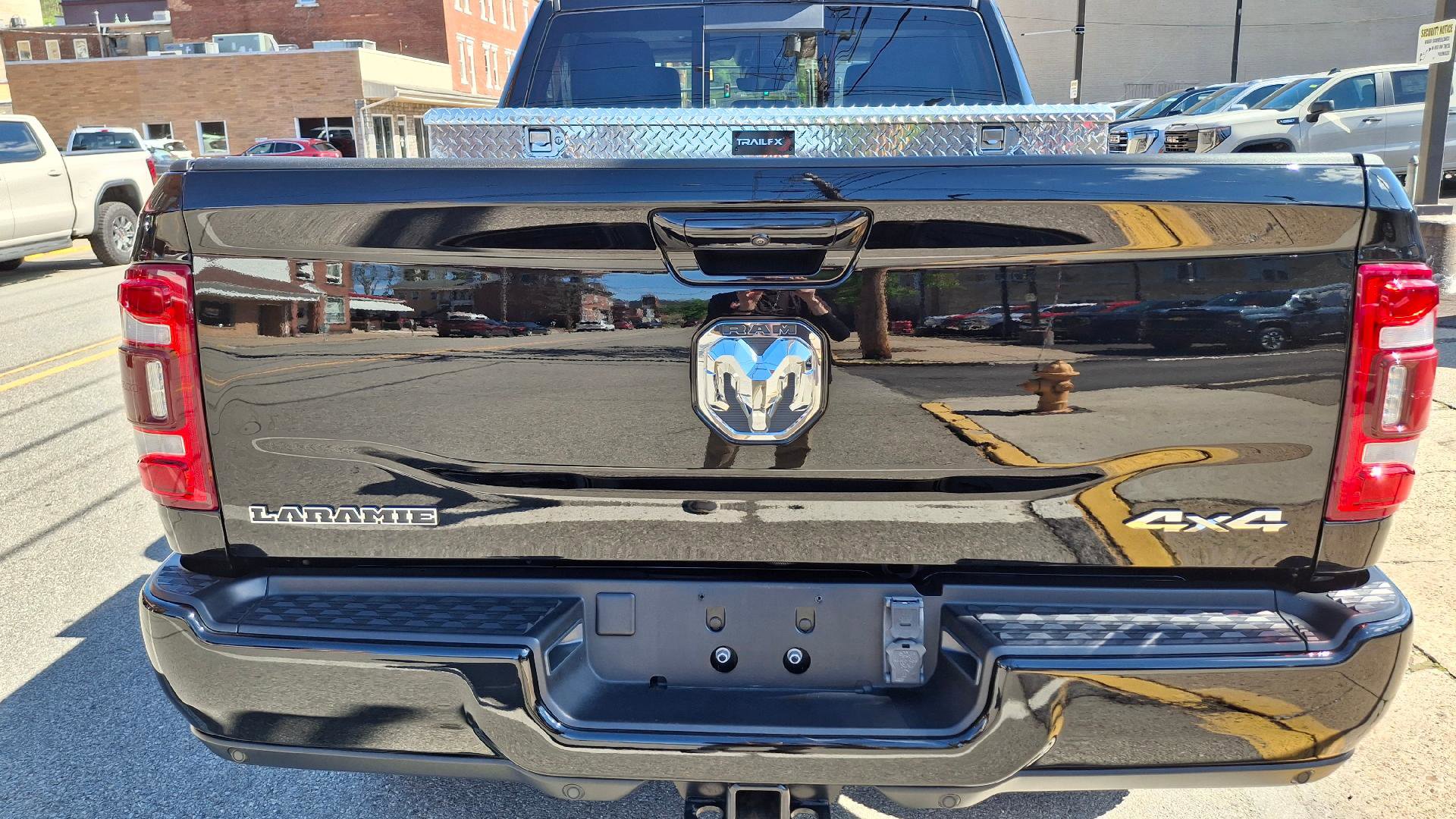 Used 2024 RAM 3500 Laramie w/ Safety Group AWD/4WD image 5