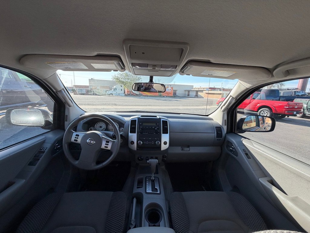 Used 2012 Nissan Frontier SV w/ Sport Appearance Pkg AWD/4WD image 11