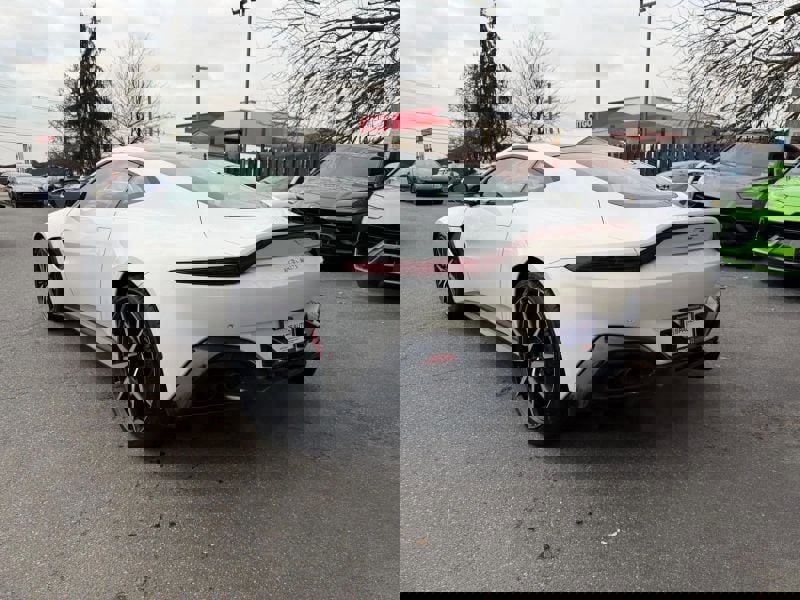 Used 2019 Aston Martin V8 Vantage Coupe image 8