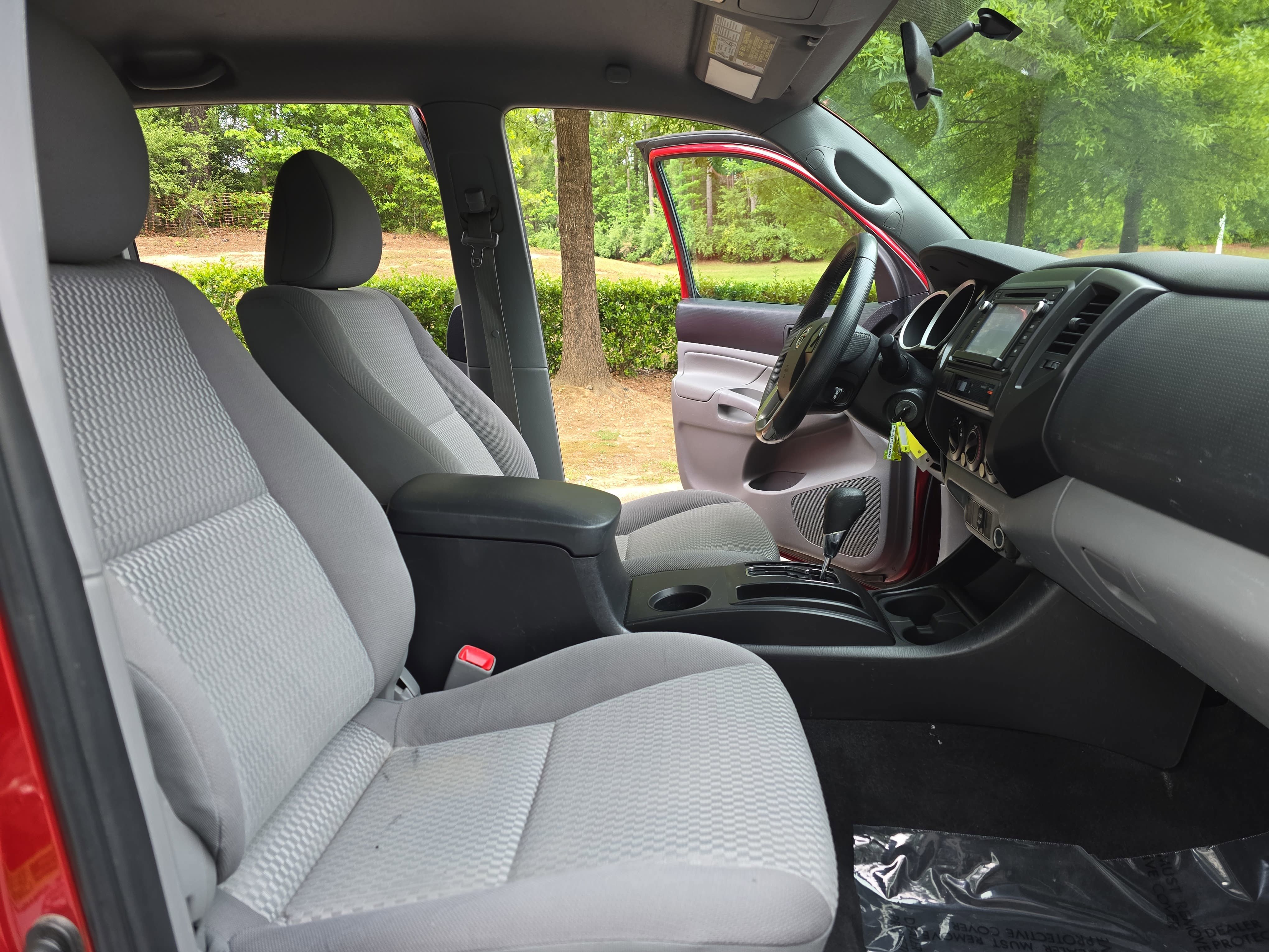 Used 2014 Toyota Tacoma PreRunner w/ Convenience Package RWD image 10