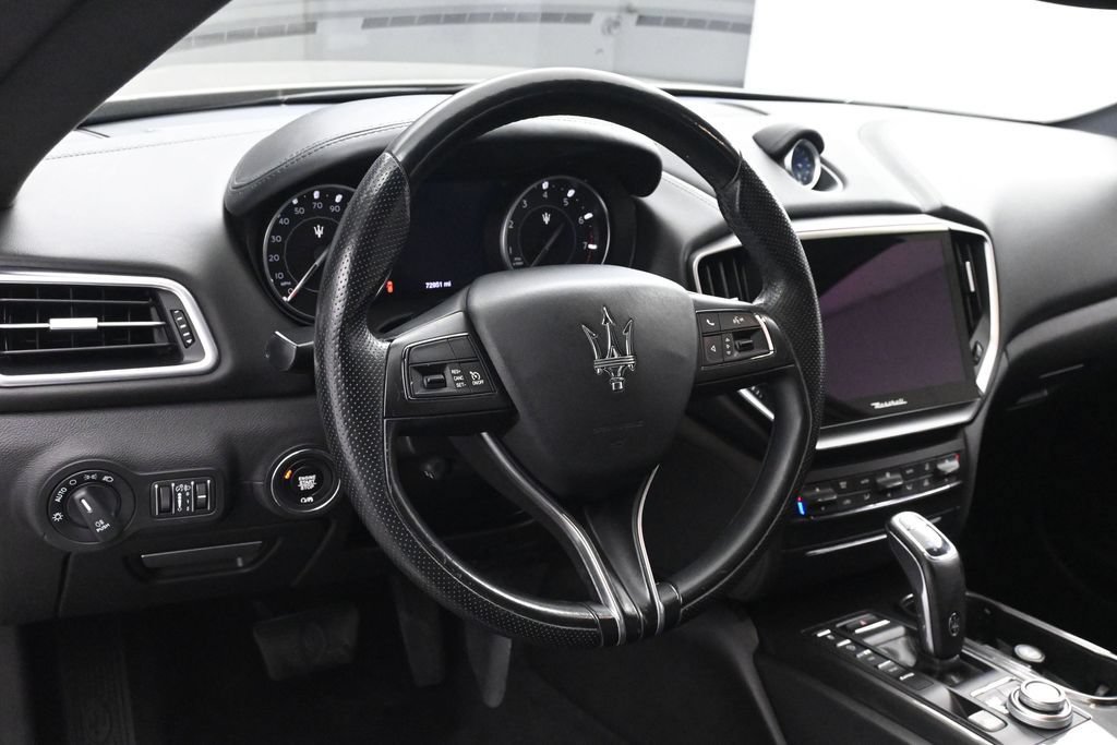 Used 2021 Maserati Ghibli S RWD image 27