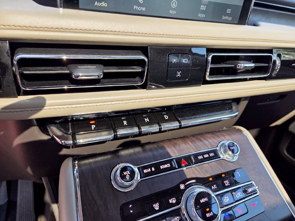 Used 2020 Lincoln Aviator Reserve w/ Equipment Group 201A RWD image 23