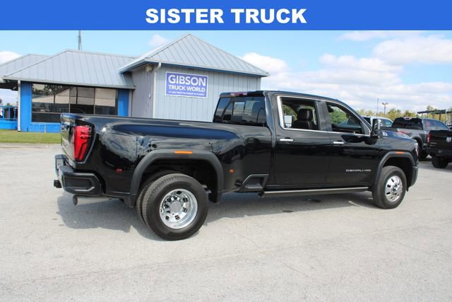 Used 2025 GMC Sierra 3500 Denali w/ Denali Reserve Package image 13