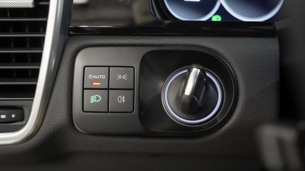 Certified 2023 Porsche Cayenne image 25