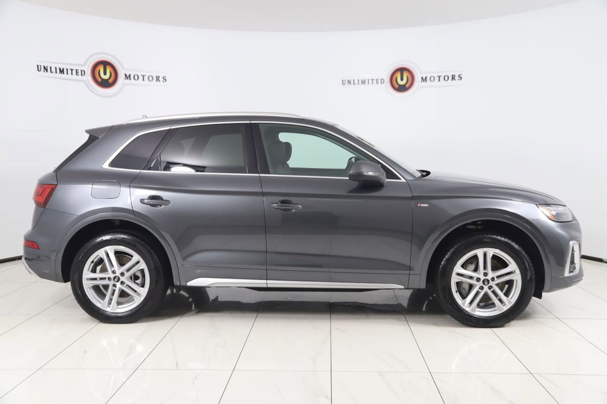 Used 2024 Audi Q5 e Premium Plus w/ Premium Plus Package image 2