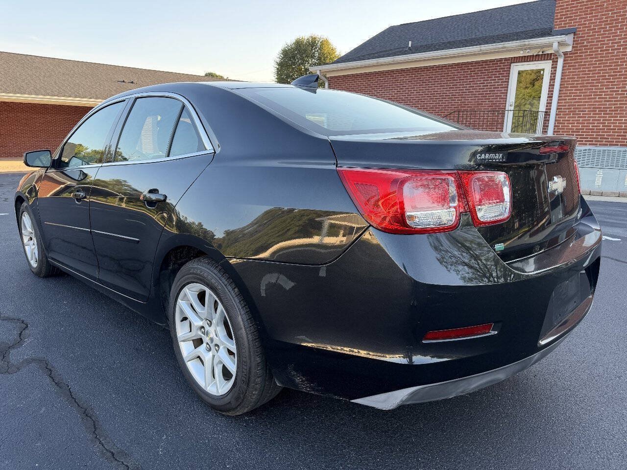 Used 2015 Chevrolet Malibu LT w/ Power Convenience Package FWD image 5