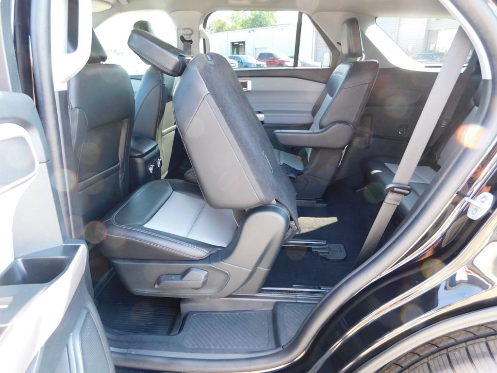 Used 2023 Ford Explorer XLT w/ Equipment Group 202A AWD/4WD image 36