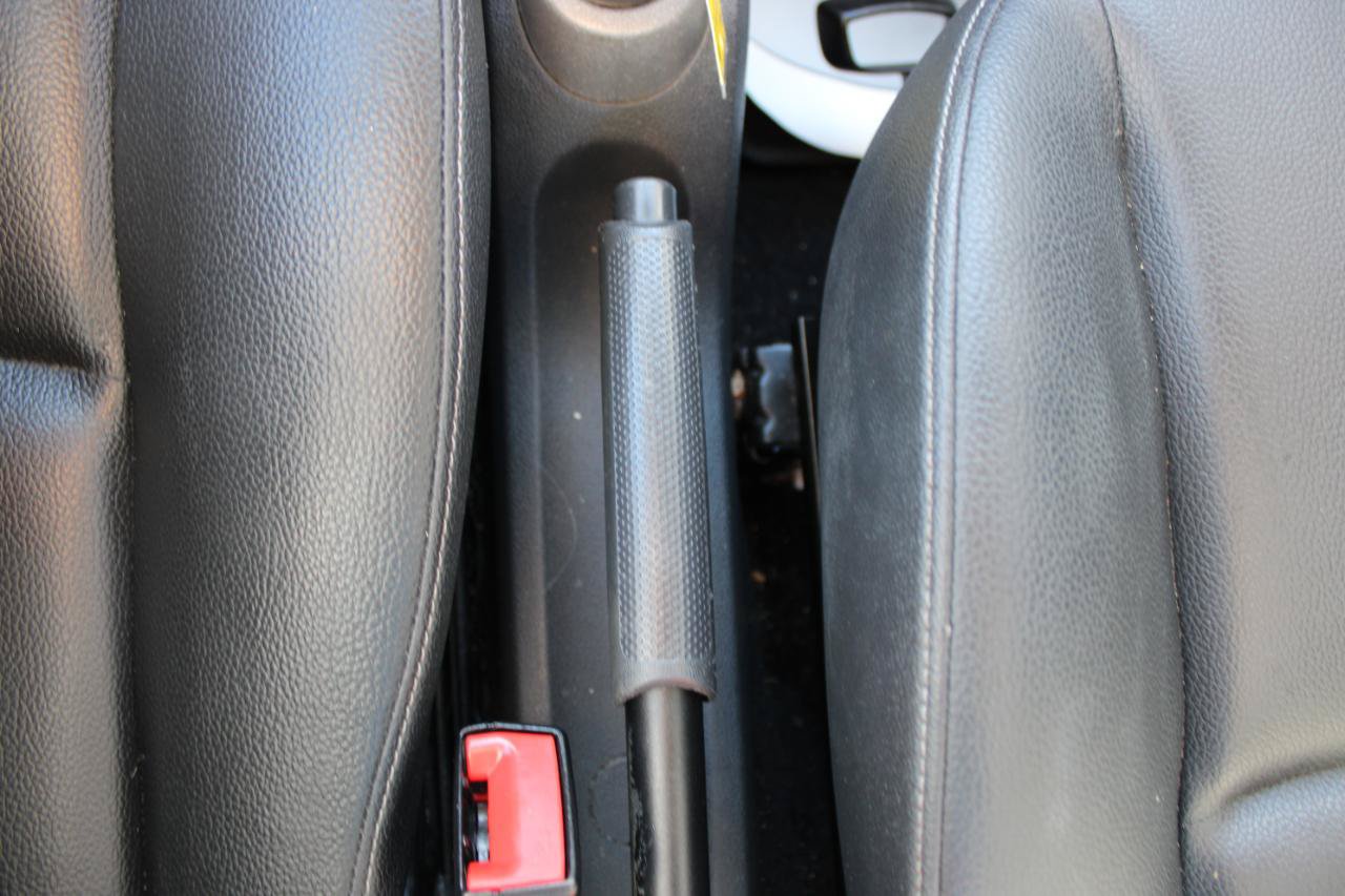 Used 2015 smart fortwo passion RWD image 20
