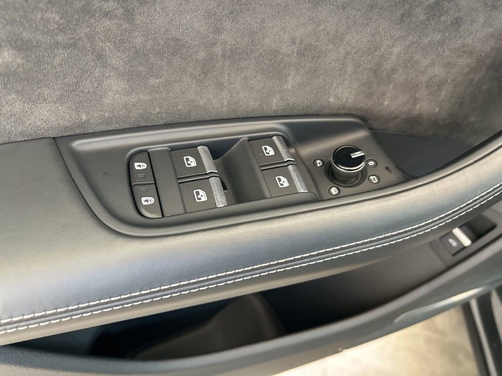 Used 2022 Audi RS Q8 AWD/4WD image 35