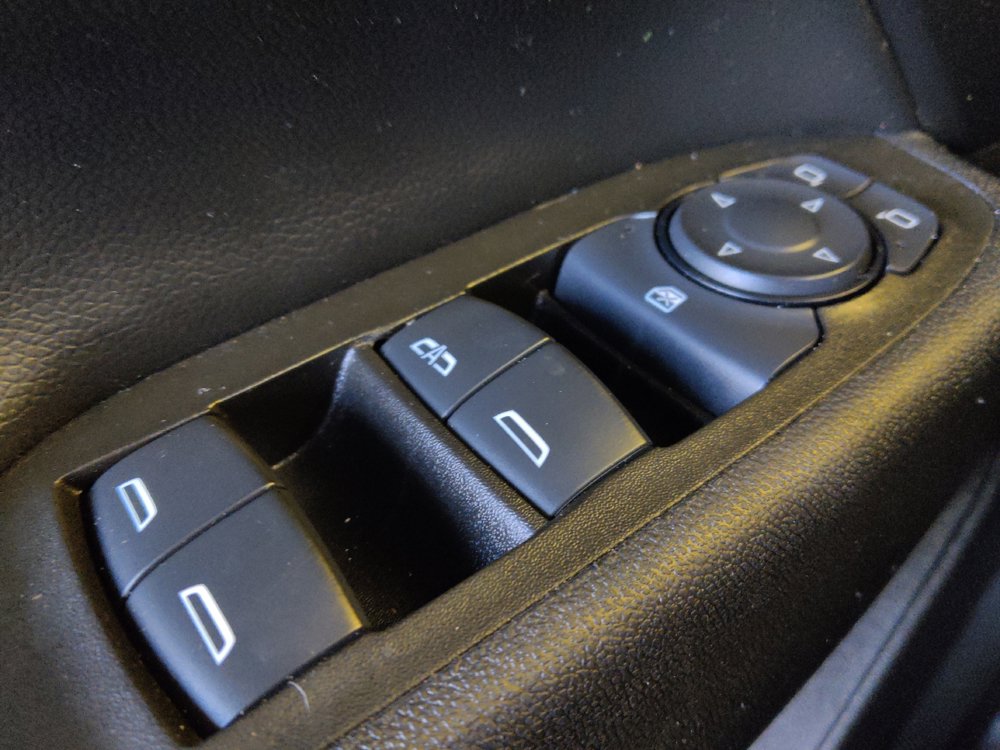 Used 2021 Chevrolet Equinox LT FWD image 27