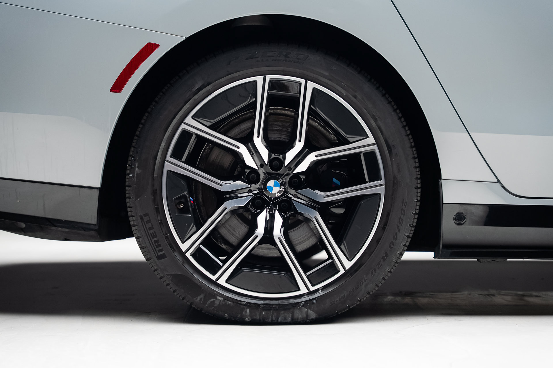 Used 2024 BMW i7 xDrive60 w/ Executive Package AWD/4WD image 37