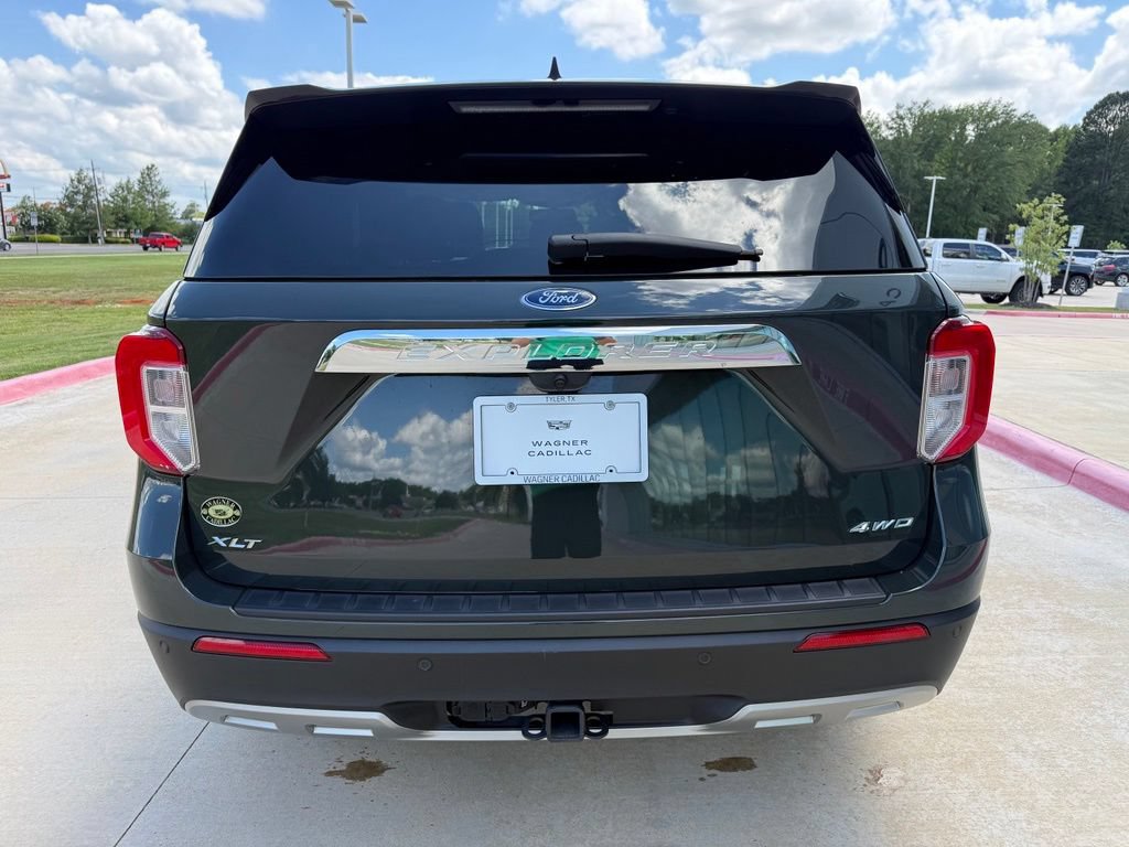 Used 2024 Ford Explorer XLT w/ Equipment Group 202A AWD/4WD image 4