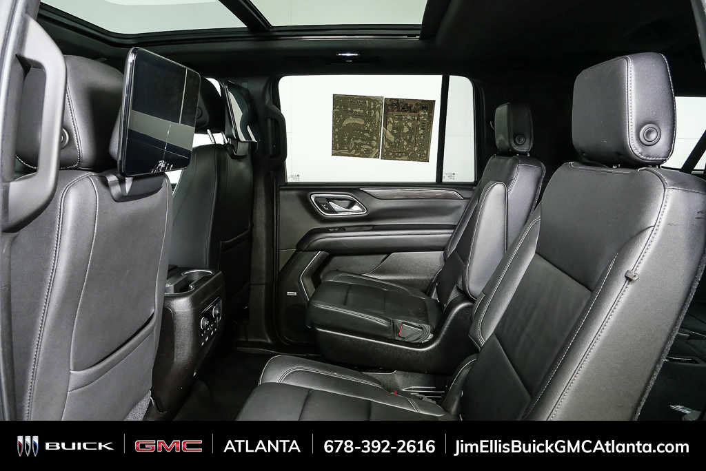 Used 2021 Chevrolet Suburban Z71 w/ Luxury Package image 19