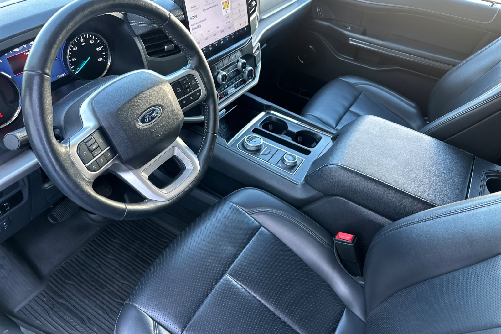 Used 2024 Ford Expedition XLT AWD/4WD image 11