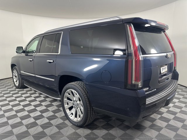 Used 2017 Cadillac Escalade ESV Luxury image 4