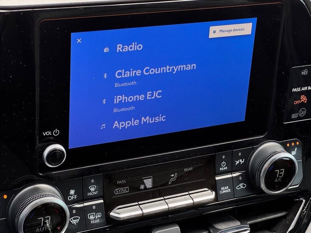 Used 2023 Toyota Highlander XLE image 23