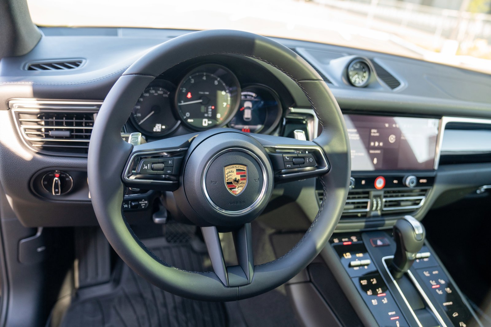 New 2026 Porsche Macan AWD/4WD image 14