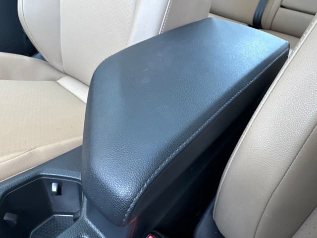 Used 2019 Volkswagen Jetta SE w/ Cold Weather Package FWD image 17