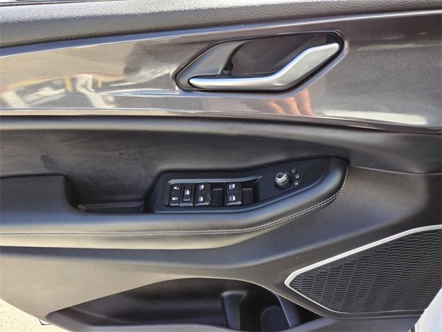 Used 2022 Jeep Grand Cherokee L Laredo image 18