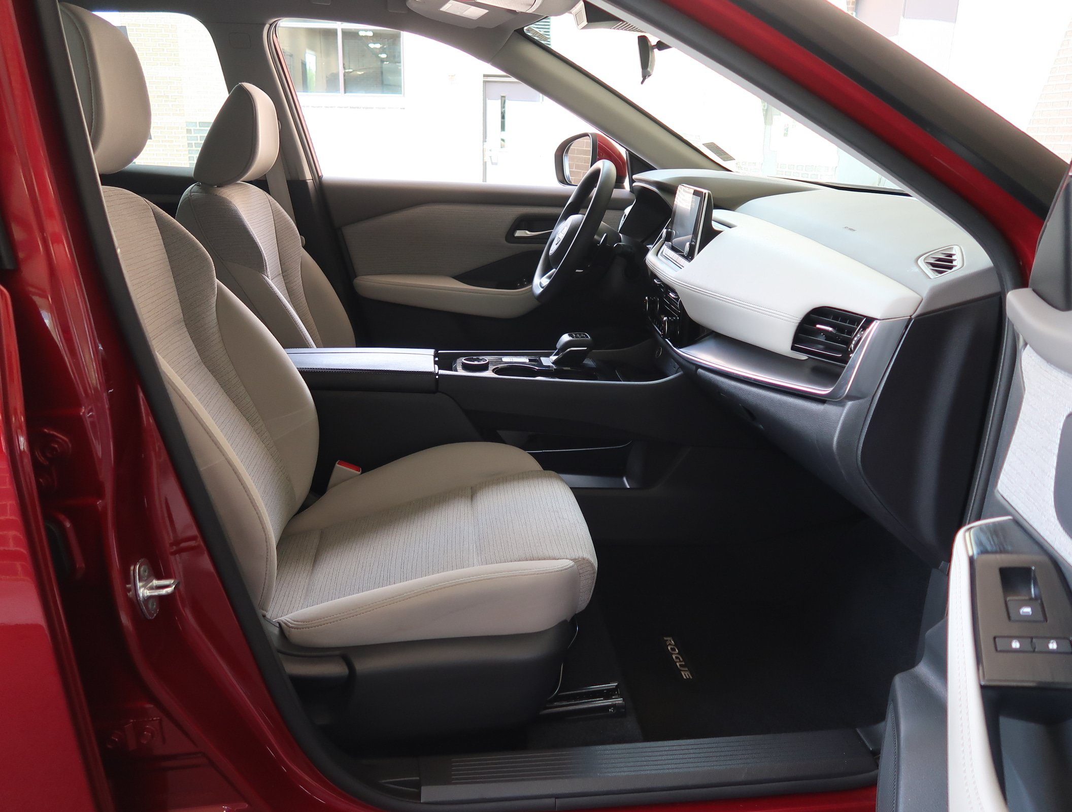 Used 2022 Nissan Rogue SV AWD/4WD image 47