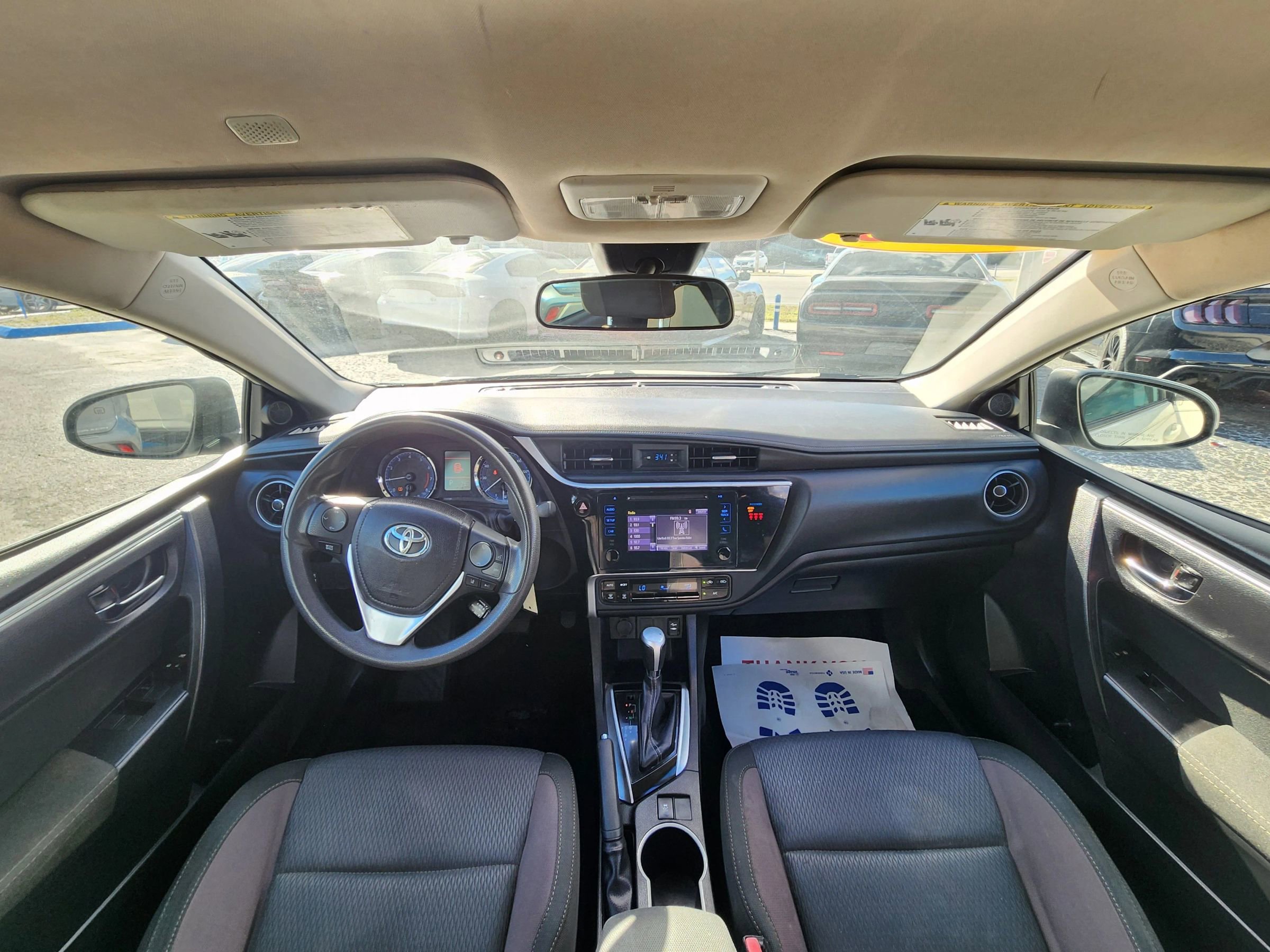Used 2019 Toyota Corolla LE FWD image 13