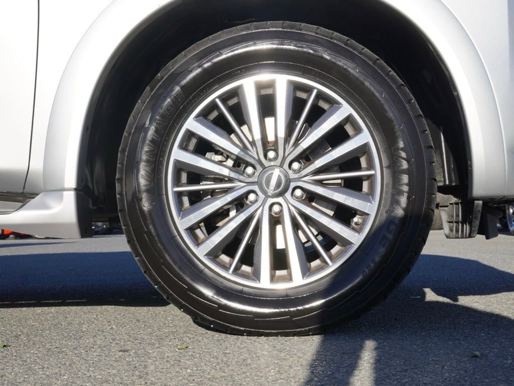 Used 2024 Nissan Armada SL w/ Captain's Chairs Package image 9