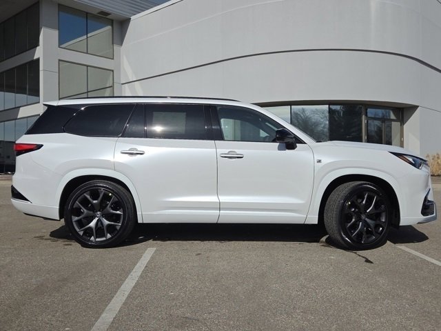 New 2026 Lexus TX 500h AWD image 24