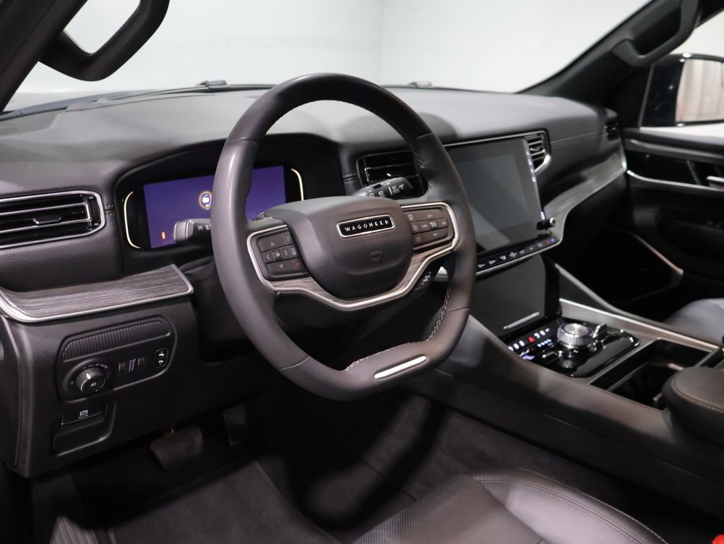 Used 2024 Jeep Wagoneer L Series III w/ Flexible Seating Group image 14