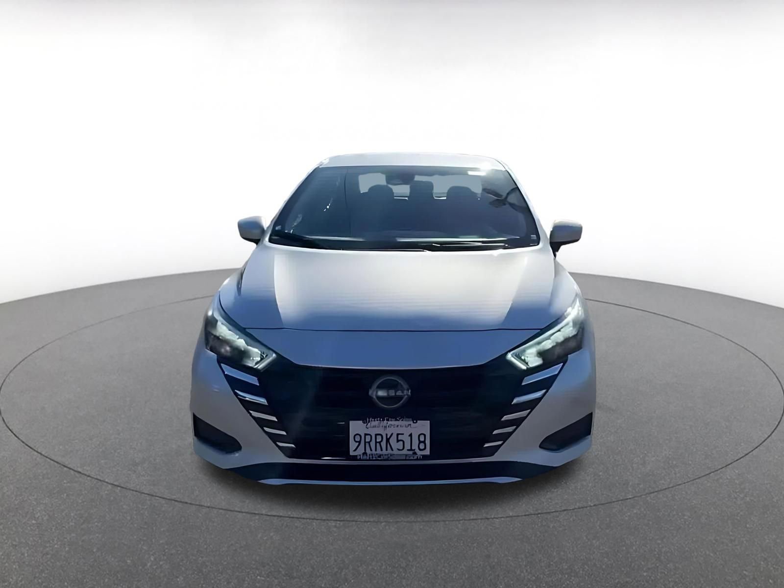 Used 2025 Nissan Versa SV image 4