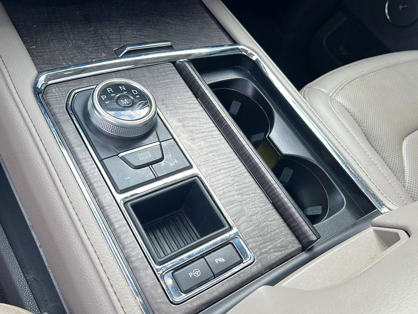 Used 2021 Ford Expedition Limited image 32