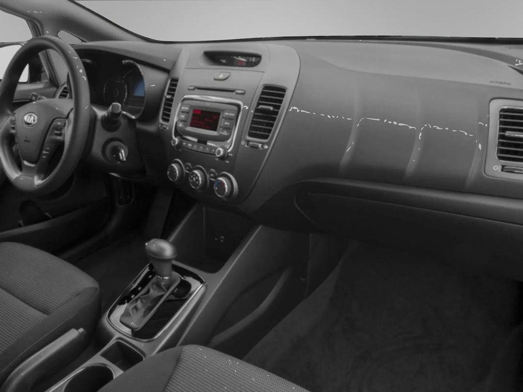 Used 2017 Kia Forte LX image 13