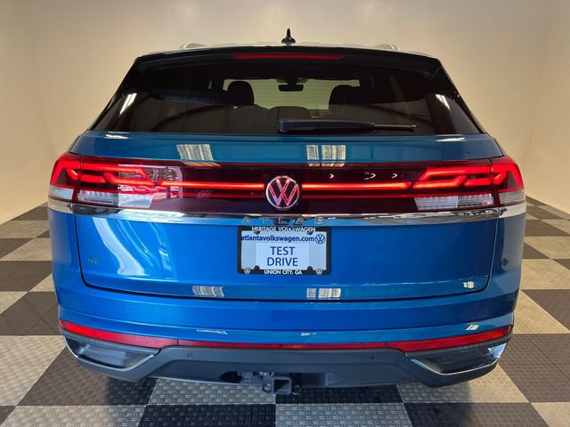 Certified 2024 Volkswagen Atlas Cross Sport SE FWD image 4