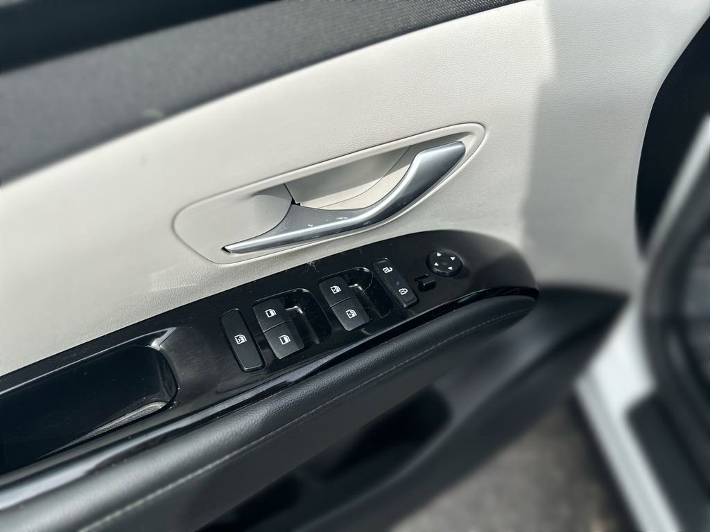 Used 2024 Hyundai Tucson Limited AWD/4WD image 15