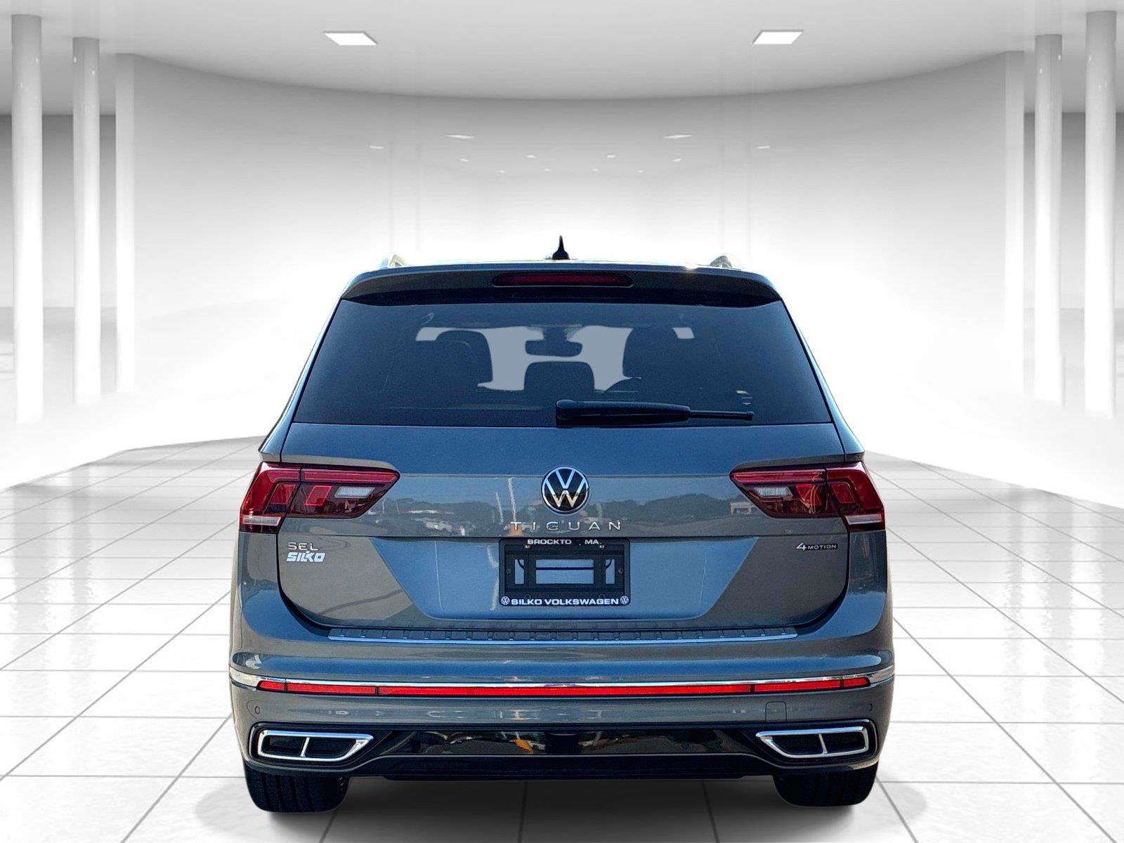 Certified 2024 Volkswagen Tiguan SEL R-Line AWD/4WD image 6