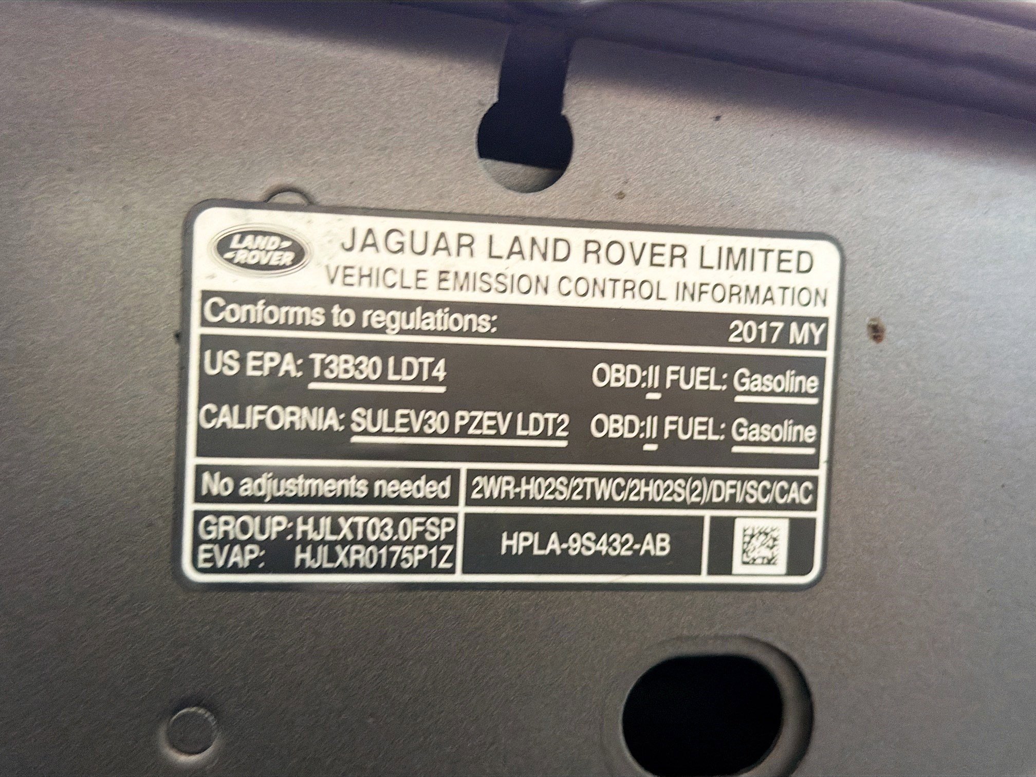 Used 2017 Land Rover Discovery HSE Luxury image 16