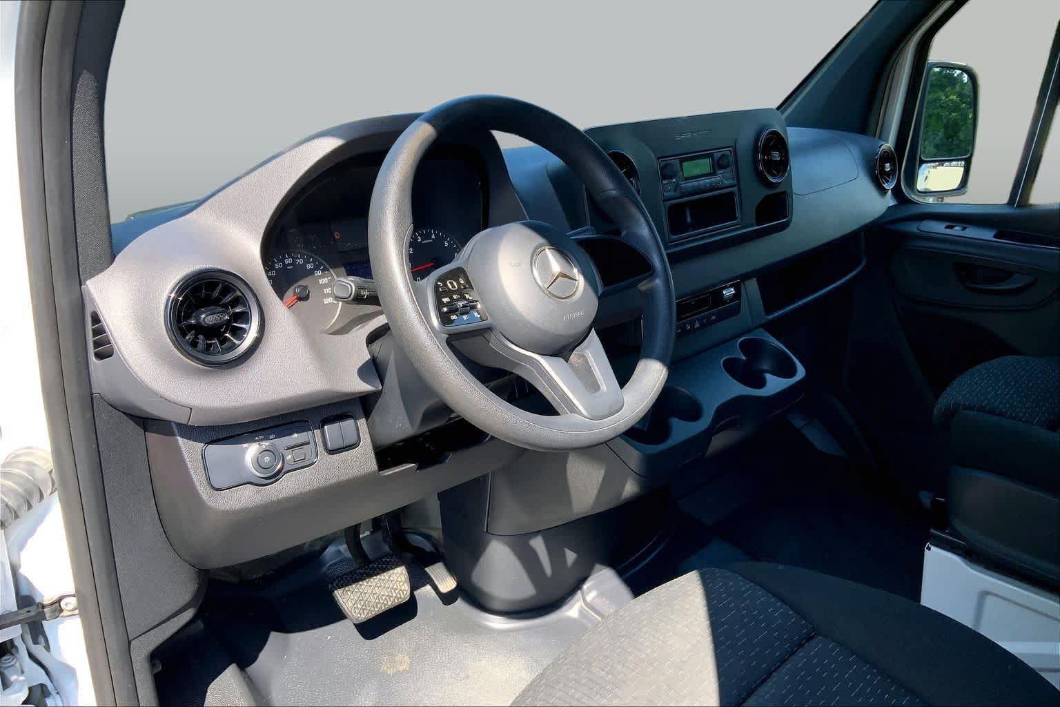 Used 2022 Mercedes-Benz Sprinter 2500 image 19