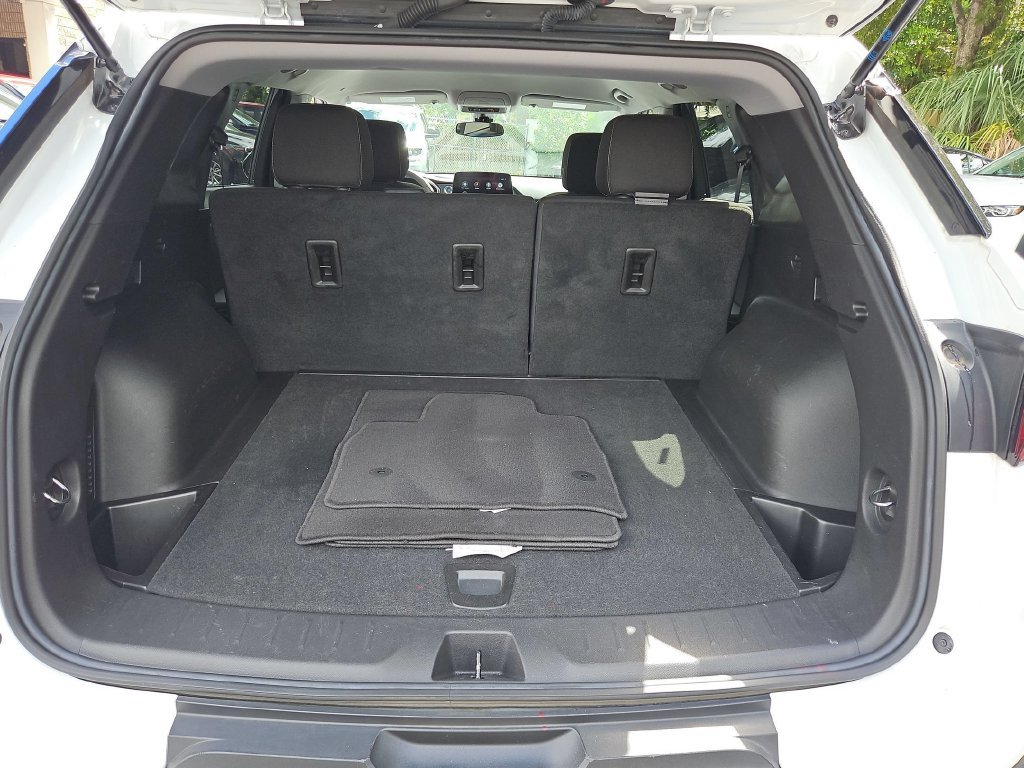 Used 2025 Chevrolet Blazer LT FWD image 28
