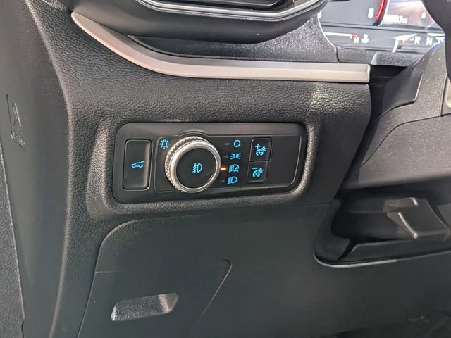 Used 2020 Ford Explorer XLT w/ Equipment Group 202A AWD/4WD image 15