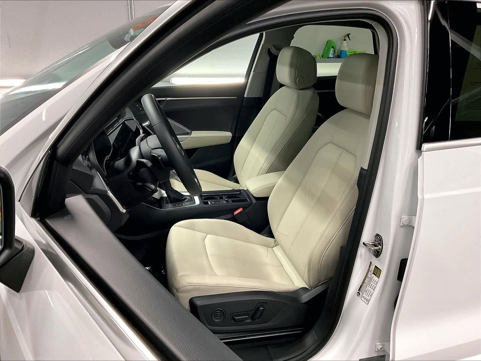 Certified 2025 Audi Q3 2.0T Premium w/ Convenience Package AWD/4WD image 25