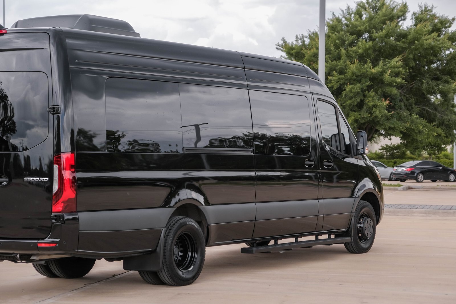 Used 2024 Mercedes-Benz Sprinter 3500 image 11