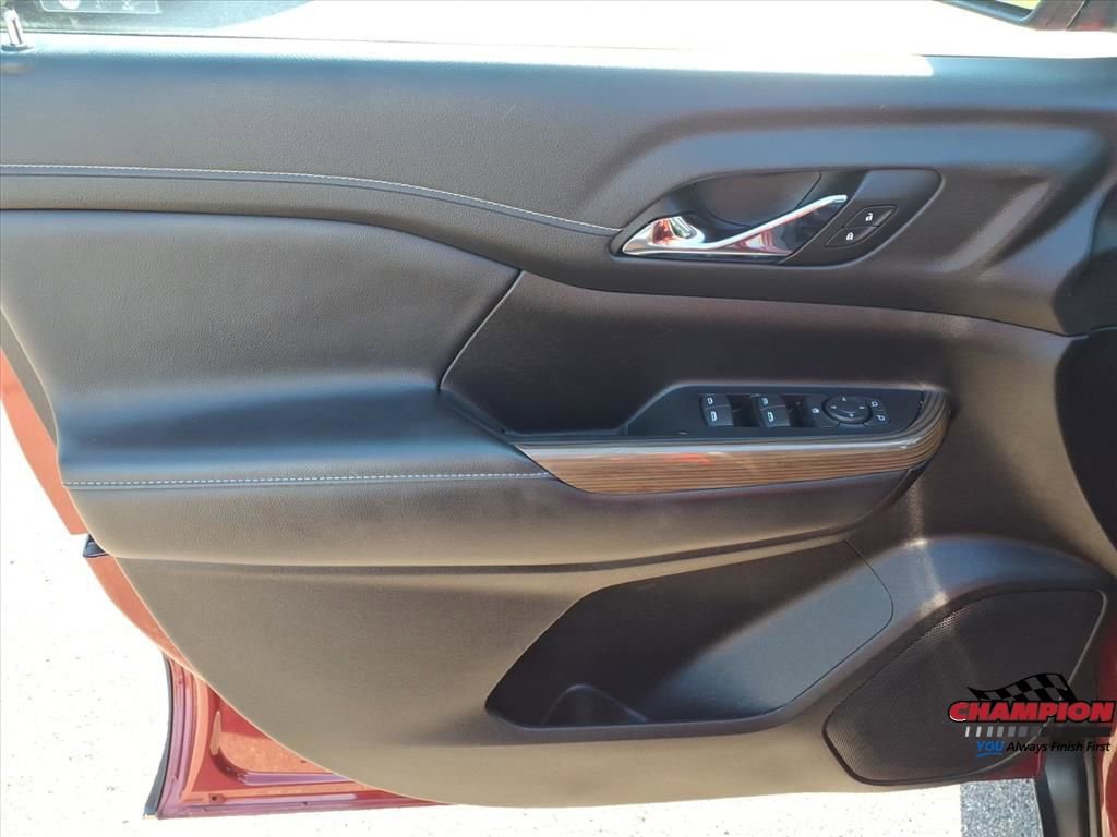 Used 2023 GMC Acadia SLE image 21