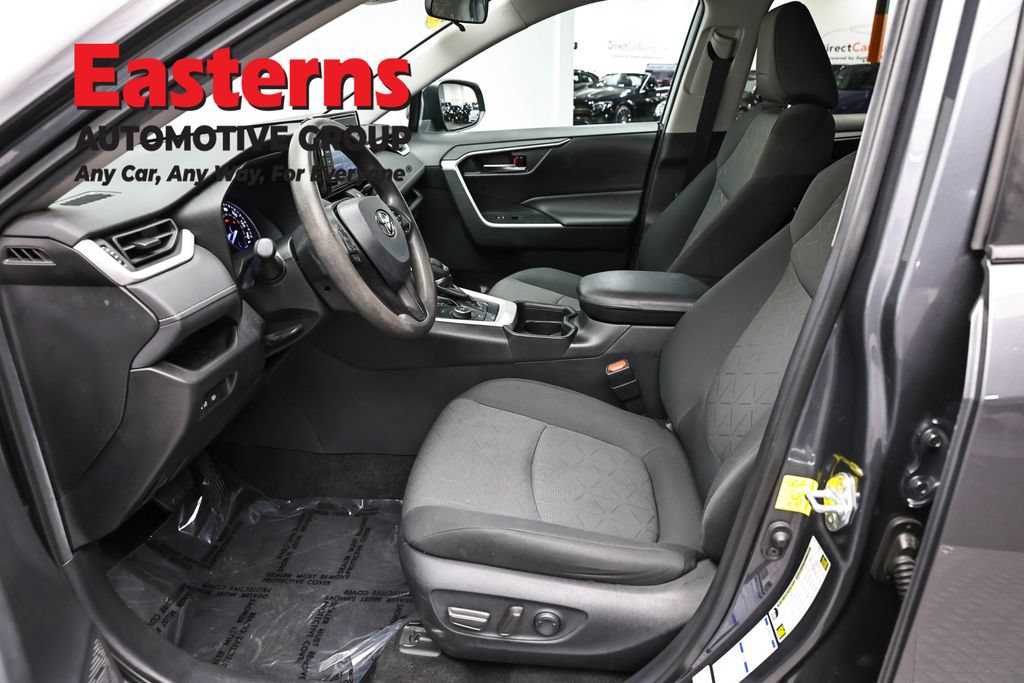 Used 2021 Toyota RAV4 XLE AWD/4WD image 14