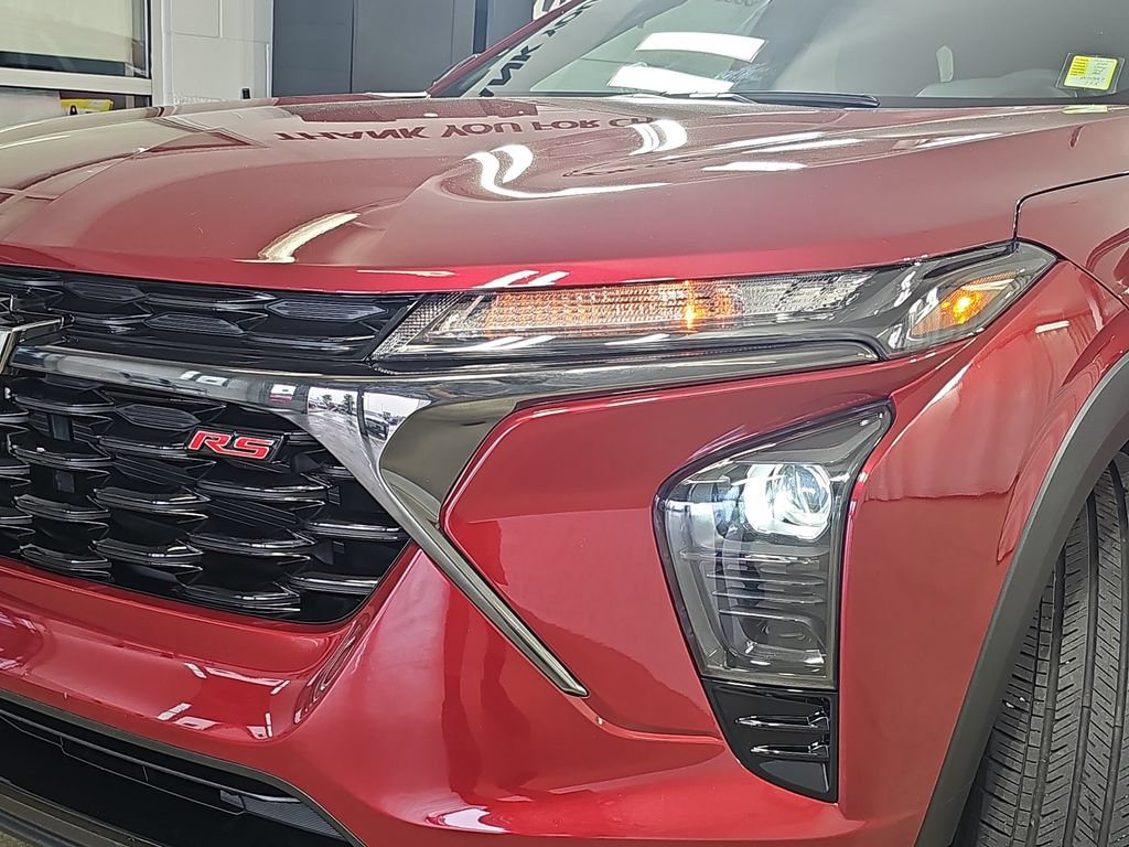 Certified 2024 Chevrolet Trax RS FWD image 35