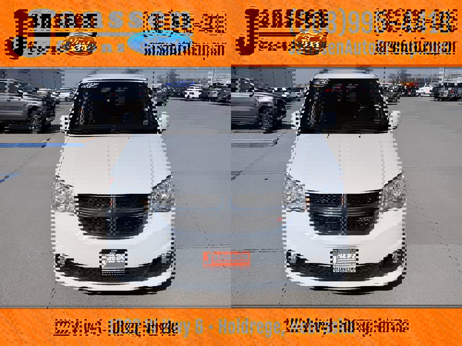 Used 2019 Dodge Grand Caravan SXT image 3