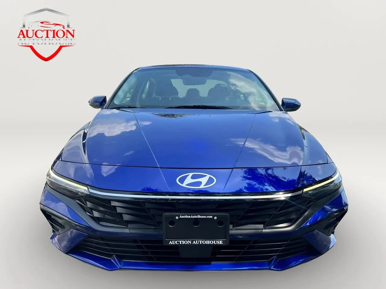 Used 2025 Hyundai Elantra SEL FWD image 2