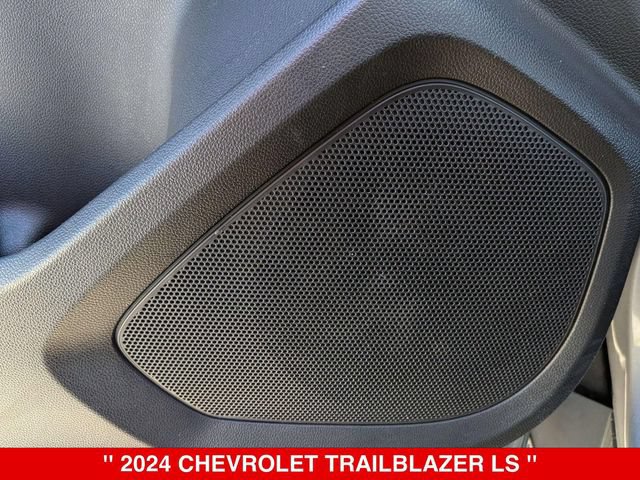 Used 2024 Chevrolet TrailBlazer LS AWD/4WD image 12