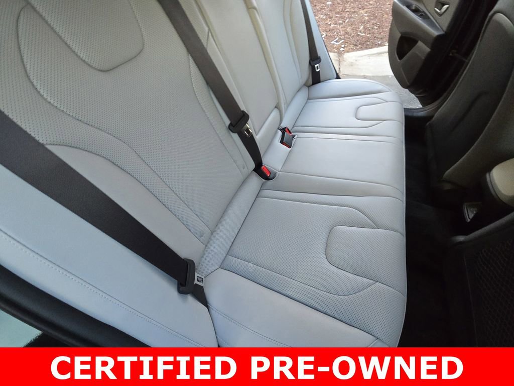 Certified 2025 Hyundai Elantra Limited image 11